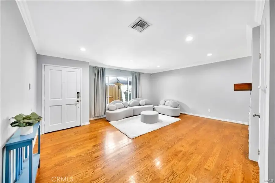 18631 Collins #10, Tarzana, CA 91356 - #2