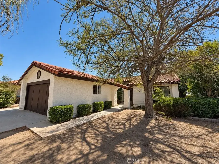 1002 E Avenue J6 Avenue, Lancaster, CA 93535 - #2