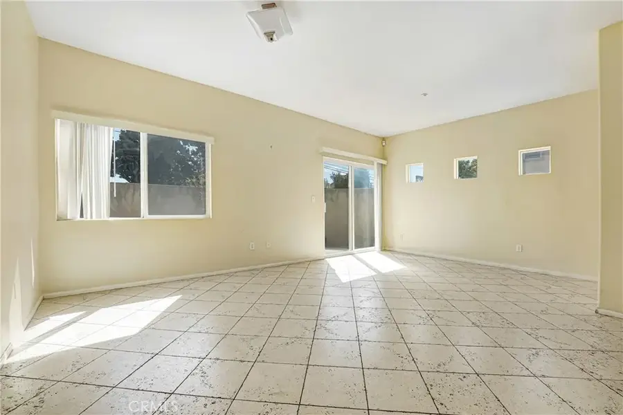 9315 Burnet Ave #117, North Hills, CA 91343 - #3