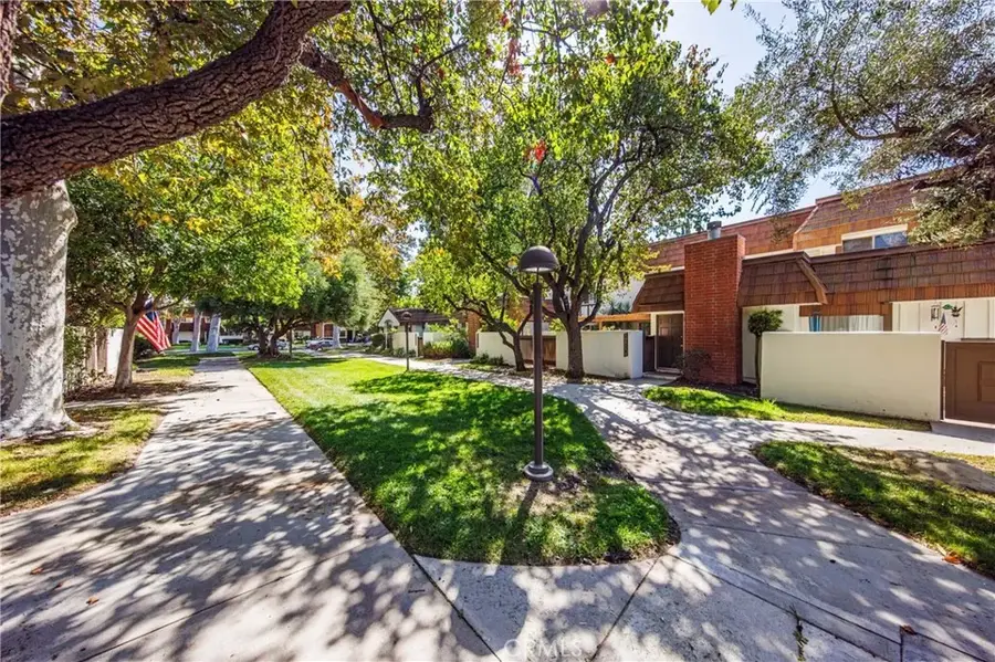 10415 Larwin, Chatsworth, CA 91311 - #2