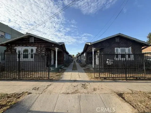 1094 W 39th, Los Angeles, CA 90037 - #1