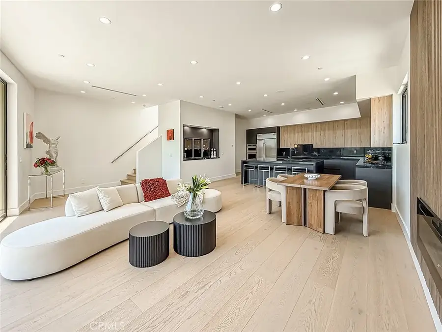 5134 Medina, Woodland Hills, CA 91364 - #3