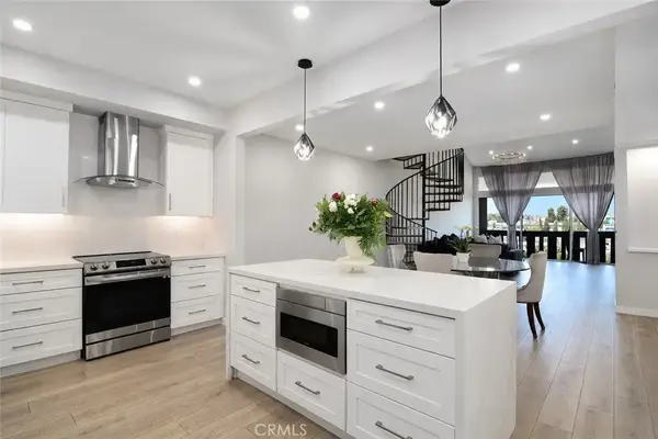 5216 Yarmouth Avenue #307, Encino, CA 91316