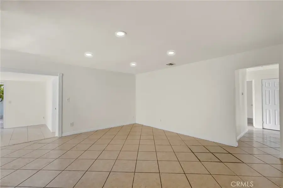 7955 White Oak, Reseda, CA 91335 - #3