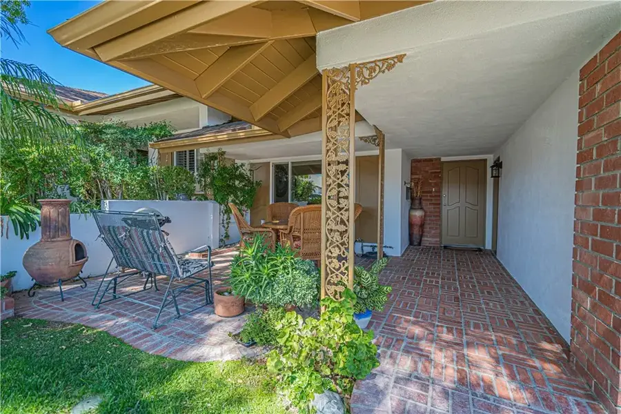 26811 Oak Branch Circle, Newhall, CA 91321 - #3