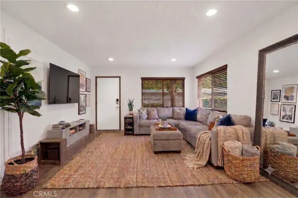 1346 E Hillcrest #40, Thousand Oaks, CA 91362 - #1