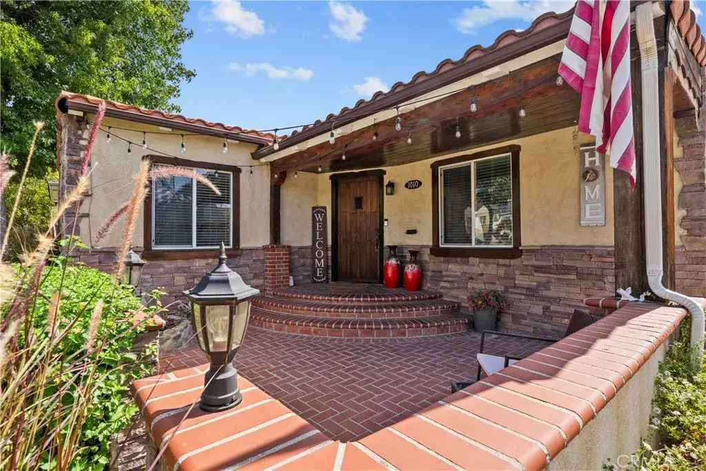 1010 E Santa Anita, Burbank, CA 91501 - #1