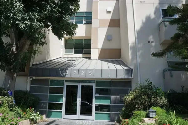 11225 Peach Grove Street #202, North Hollywood, CA 91601