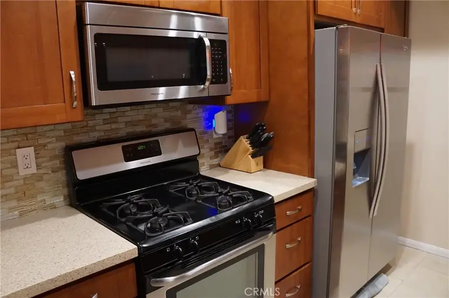 11225 Peach Grove Street #202, North Hollywood, CA 91601 - #3