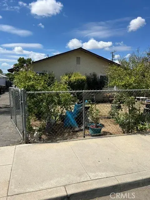 2819 Monterey, Bakersfield, CA 93306