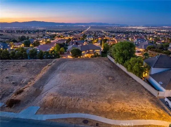 6831 Sycamore Ln, Quartz Hill, CA 93551