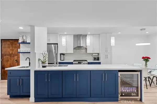 5325 Lindley Avenue #106, Tarzana, CA 91356