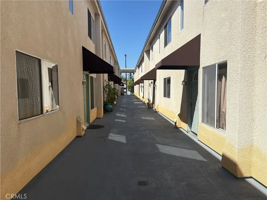 8800 Burnet #16, North Hills, CA 91343 - #2