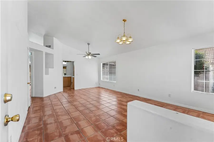 5546 Laurel Avenue, Palmdale, CA 93552 - #2
