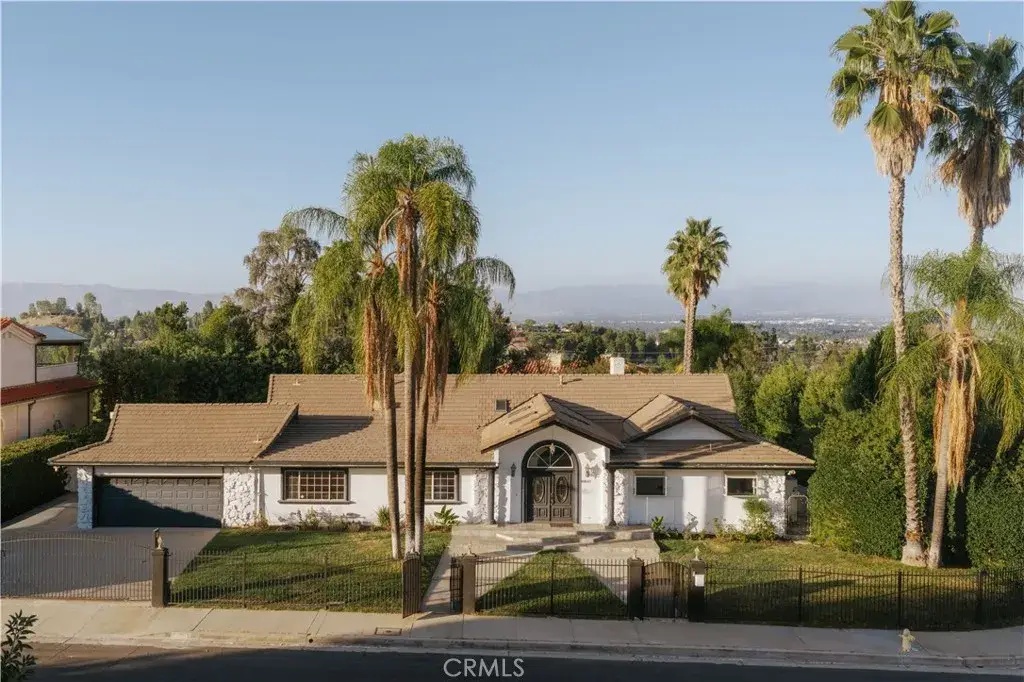 18841 Pasadero Drive, Tarzana, CA 91356 - #1