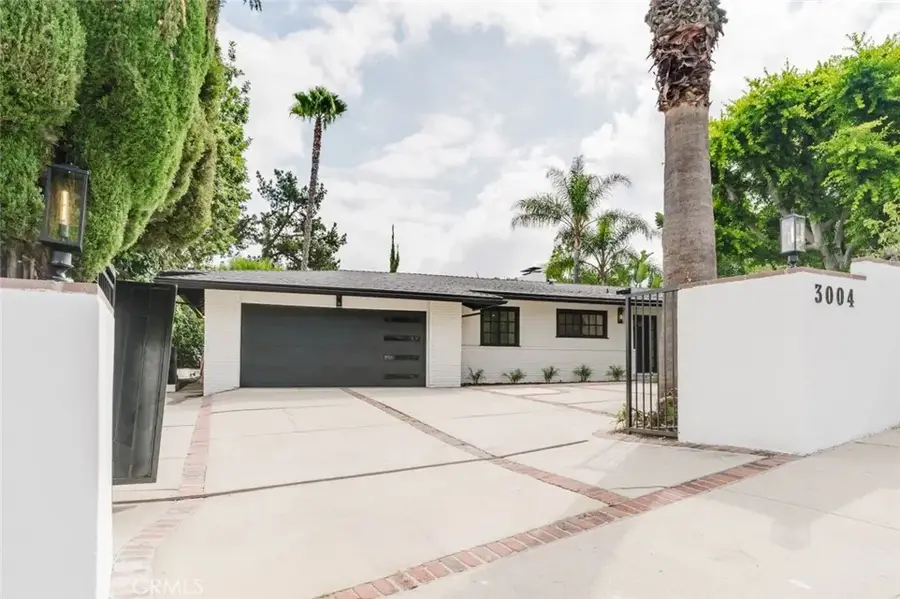 3004 Laurel Canyon Boulevard, Studio City, CA 91604 - #3
