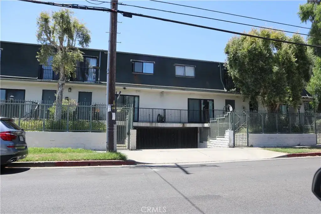 9047 Langdon #4, North Hills, CA 91343 - #1