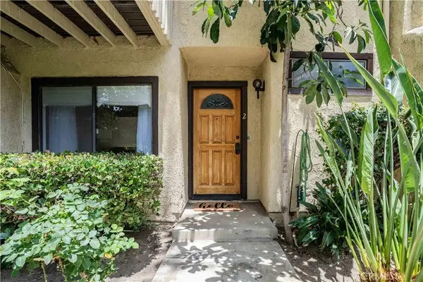 6746 Encino Avenue #2, Lake Balboa, CA 91406