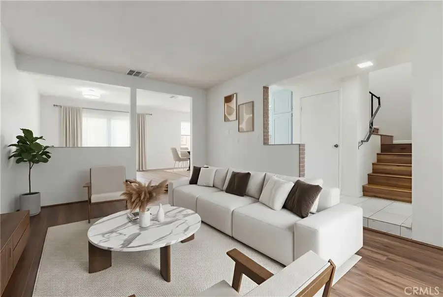 6746 Encino Avenue #2, Lake Balboa, CA 91406 - #3