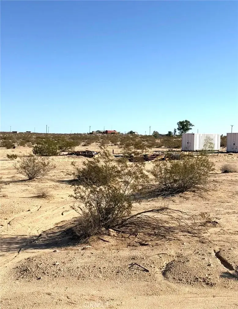 2425 Los Olivos, Twentynine Palms Yucca Valley, CA 92277 - #3