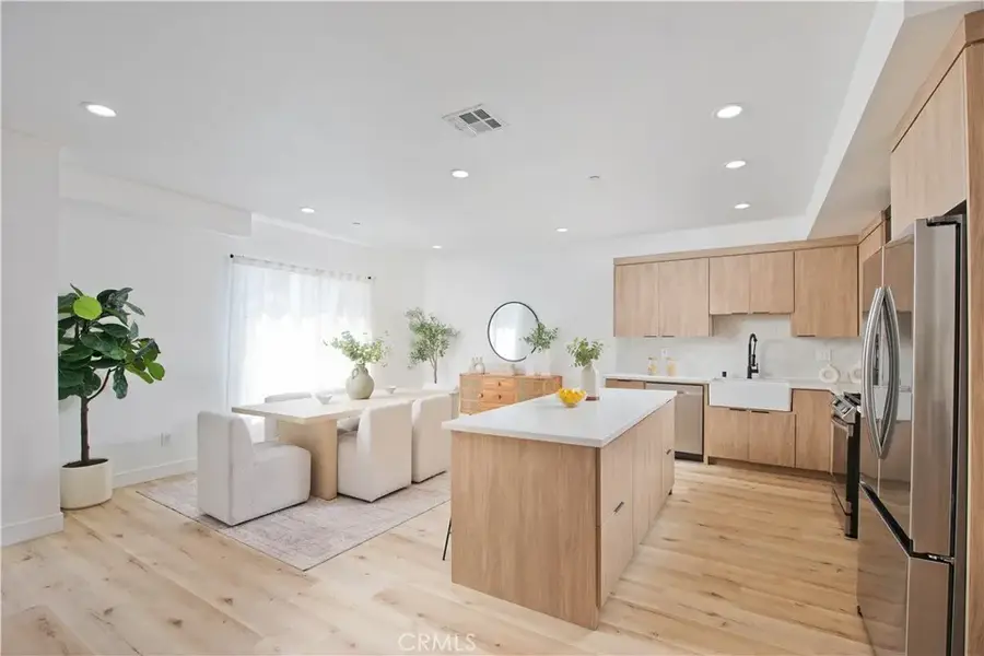 542 N Serrano Avenue, Los Angeles, CA 90004 - #2