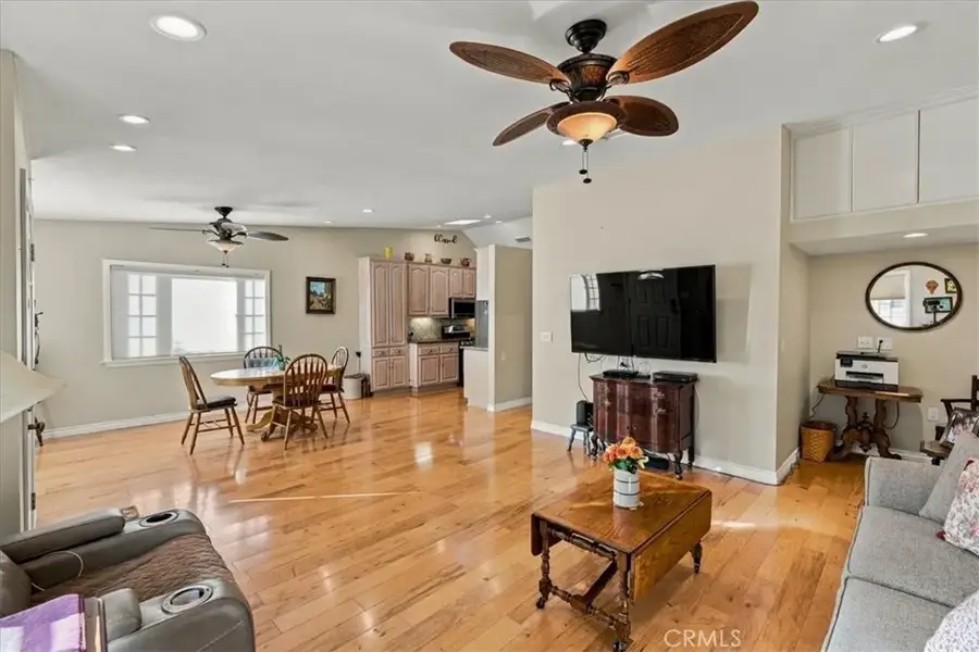 19237 Avenue Of The Oaks #D, Newhall, CA 91321 - #3