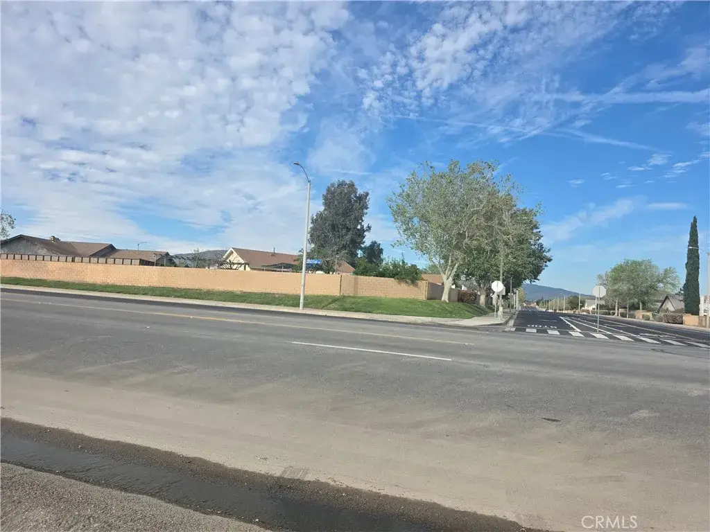 28 E Avenue R8, Palmdale, CA 93550 - #1