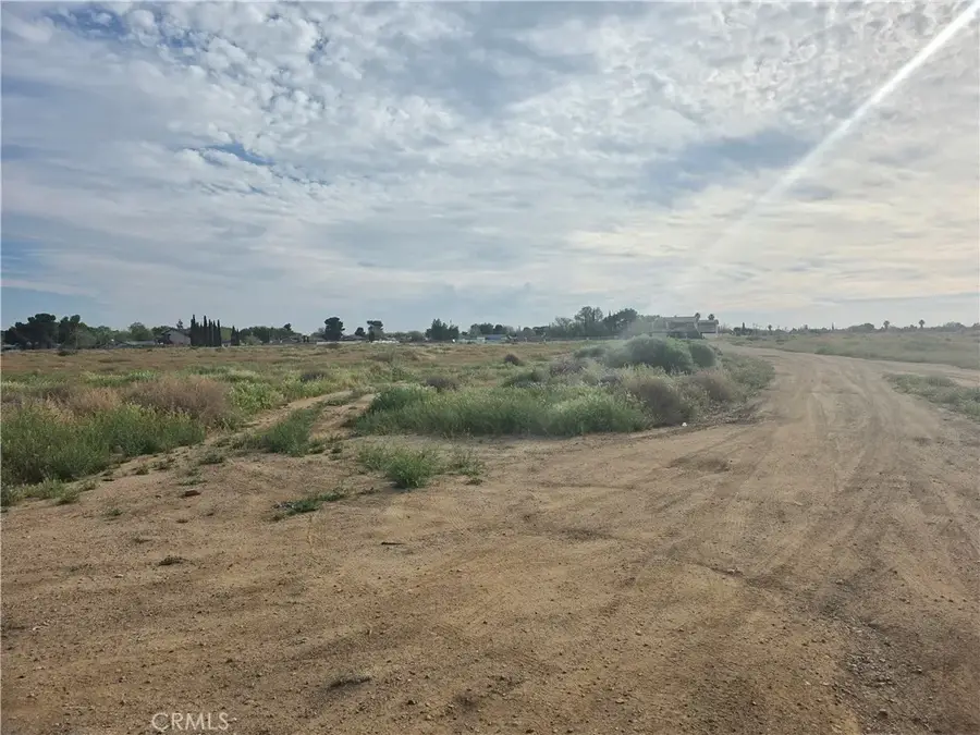 28 E Avenue R8, Palmdale, CA 93550 - #2