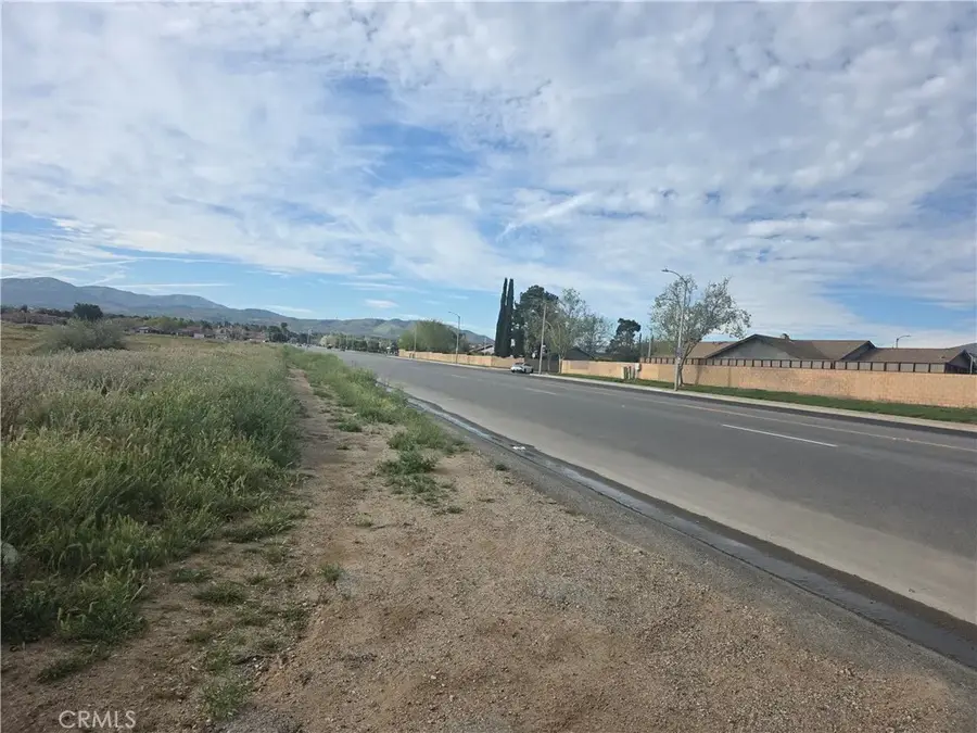 28 E Avenue R8, Palmdale, CA 93550 - #3