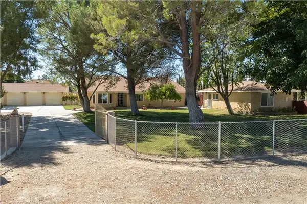 3156 E Avenue H4, Lancaster, CA 93535