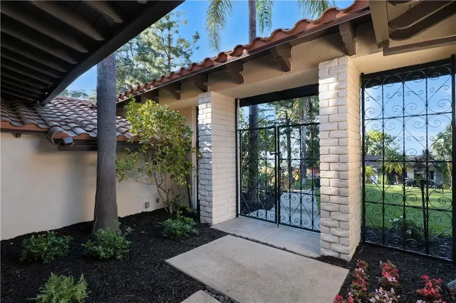 16568 Goldenrod Place, Encino, CA 91436 - #2