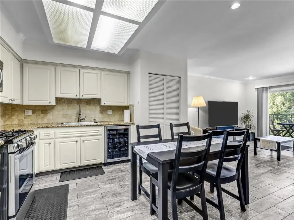 500 Jackson Place #302, Glendale, CA 91206 - #1