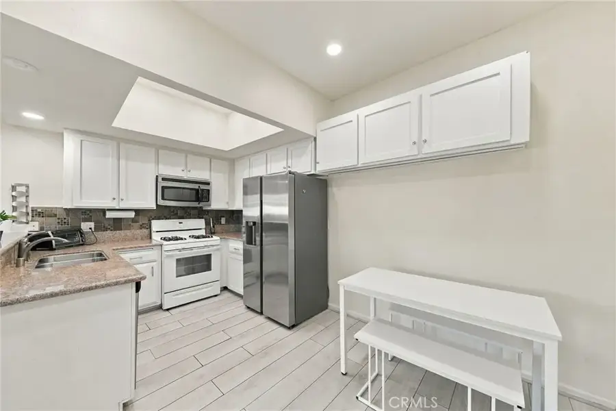 10943 Laurel Canyon Boulevard #B9, San Fernando, CA 91340 - #3