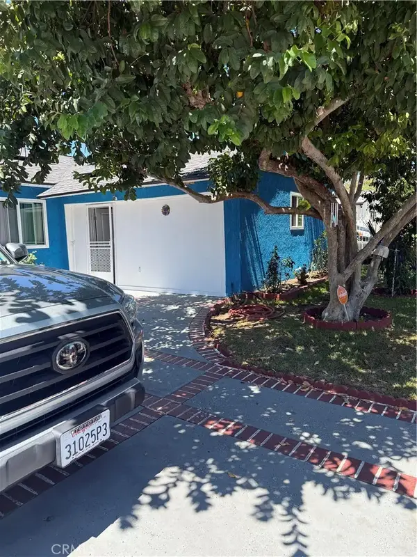 8201 Yarmouth Avenue, Reseda, CA 91335