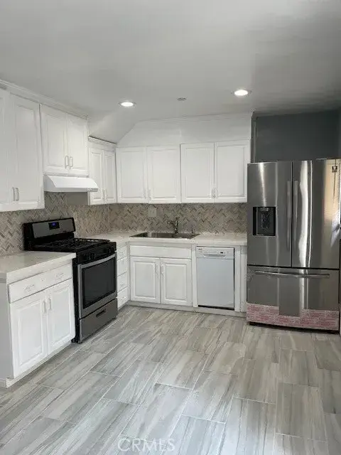 17135 Roscoe Boulevard #1, Northridge, CA 91325 - #2
