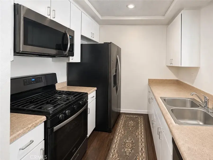 19350 Sherman, Reseda, CA 91335 - #3