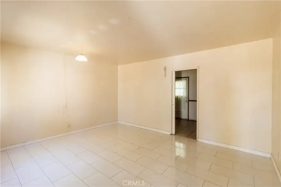 11465 Amboy Ave., San Fernando Valley, CA 91340 - #3