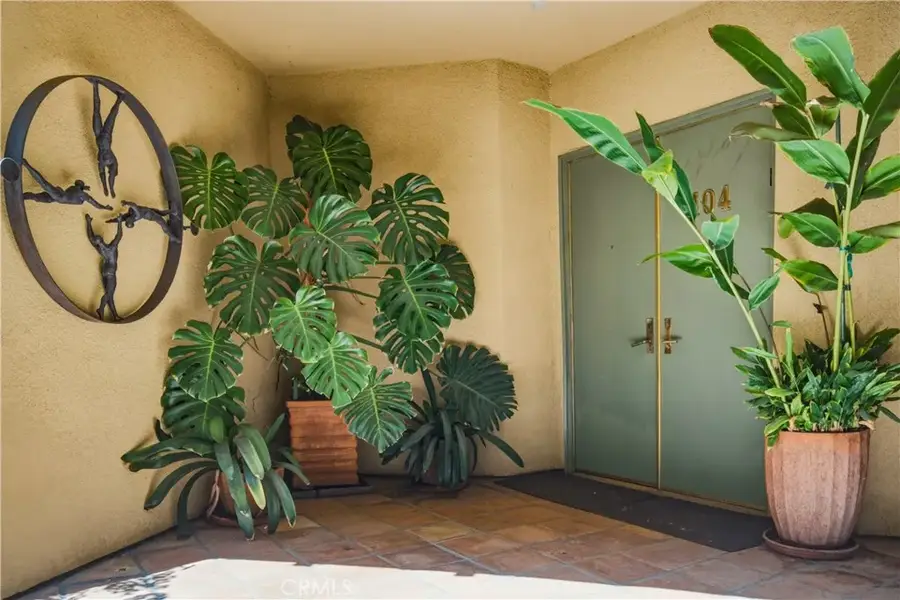 12841 Bloomfield Street #104, Studio City, CA 91604 - #2