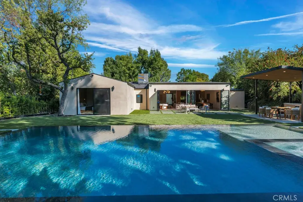 5551 Valerie Avenue, Woodland Hills, CA 91367 - #1