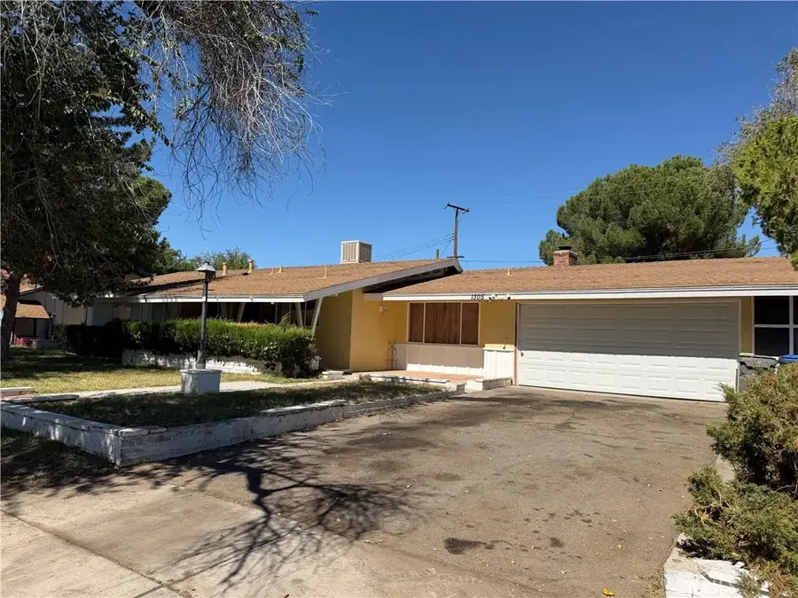 1305 Avenue J3 East, Lancaster, CA 93535 - #2