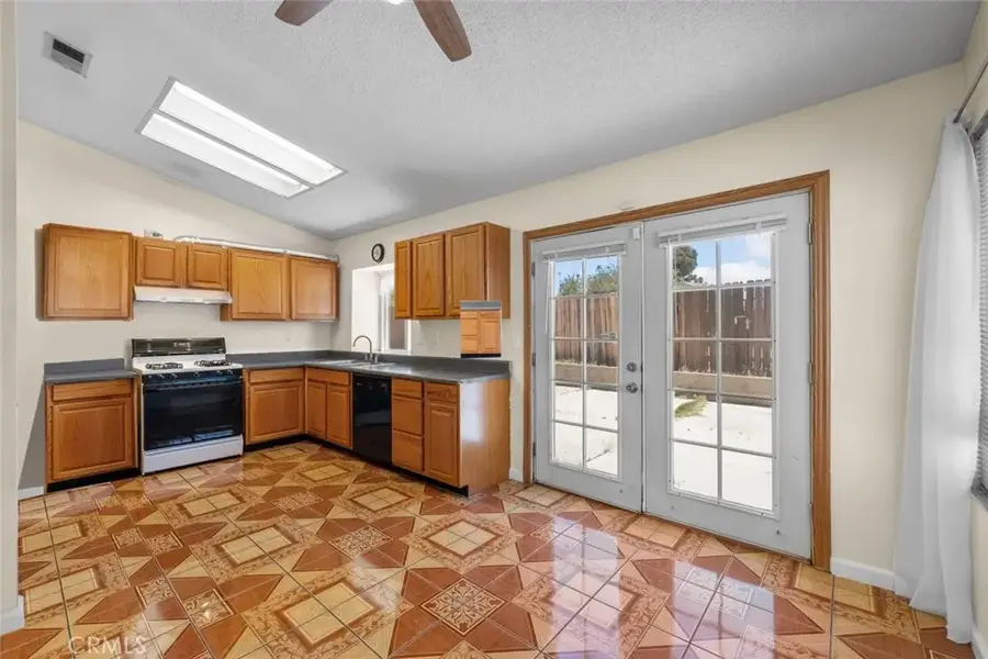 45260 7th Street East, Lancaster, CA 93535 - #2
