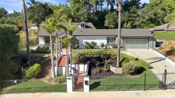 4223 Mooncrest Place, Encino, CA 91436