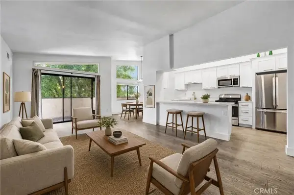 5805 Whitsett Avenue #201, Valley Village, CA 91607