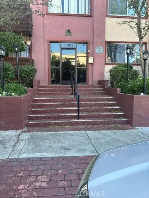 5403 Newcastle, Encino, CA 91316