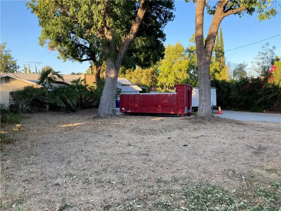 23011 Burbank, Woodland Hills, CA 91367 - #3