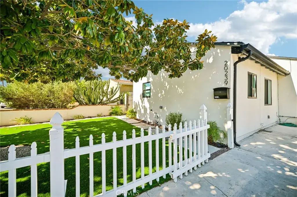 20235-20239 Hartland Street, Winnetka, CA 91306 - #1
