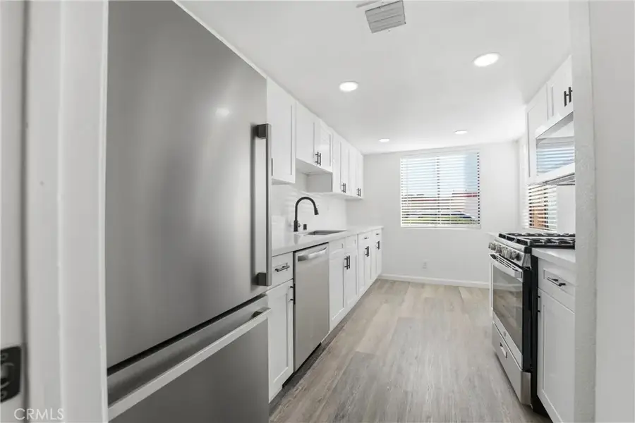 44200 Kingtree Avenue #51, Lancaster, CA 93534 - #3