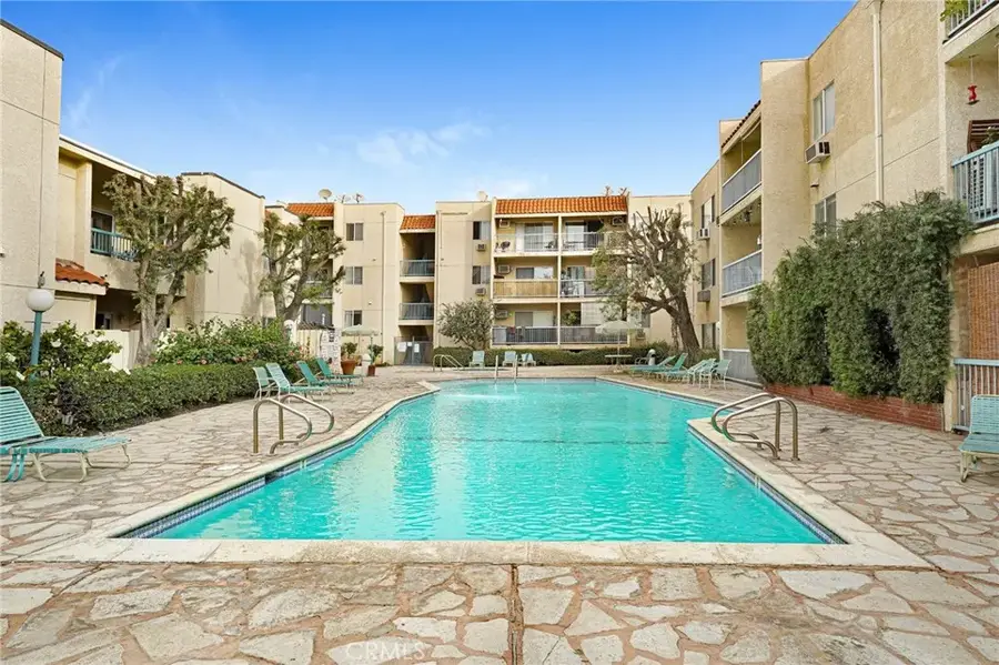 18307 Burbank Boulevard #64, Tarzana, CA 91356 - #3
