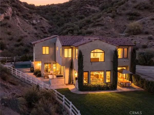 16101 Live Oak Circle, Canyon Country, CA 91387