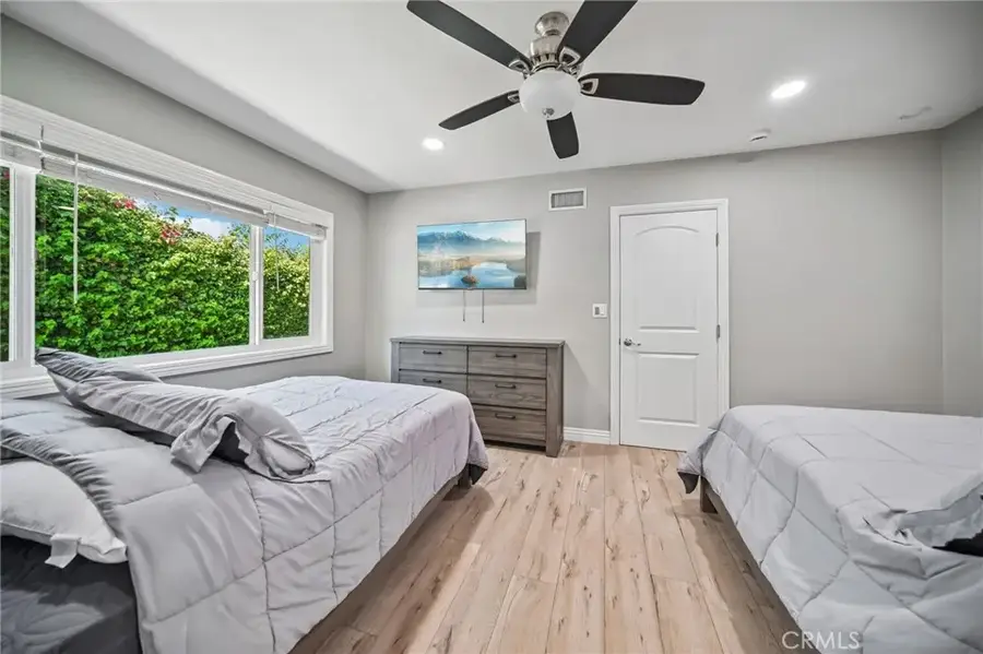 9509 Jellico Avenue, Northridge, CA 91325 - #2